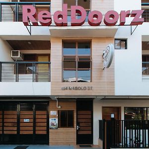 Reddoorz Plus Near Uptown Bgc Mall
